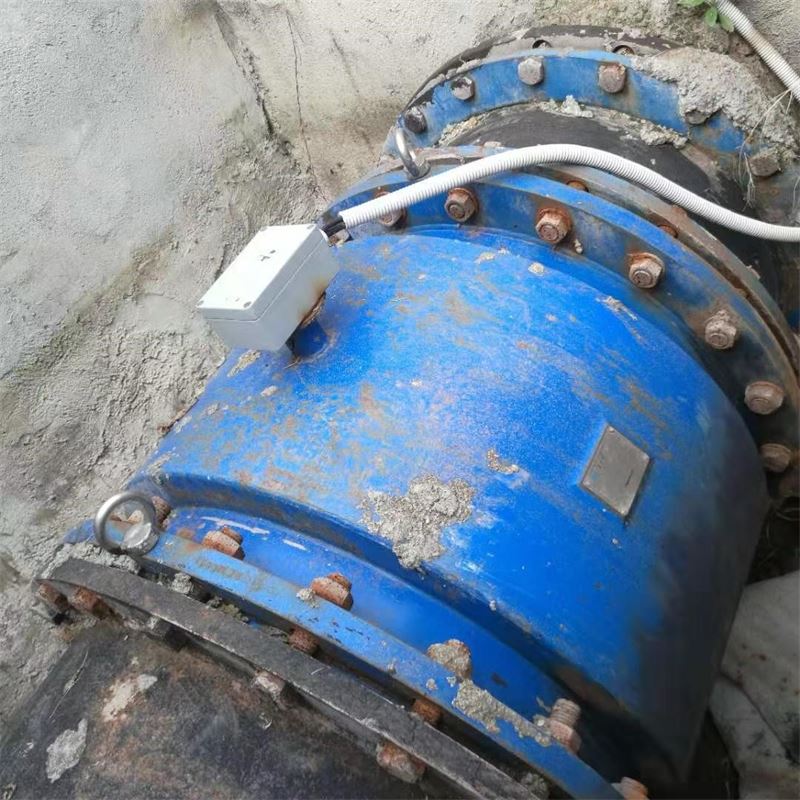 室外、井下污水測(cè)量電磁流量計(jì)安裝現(xiàn)場(chǎng)